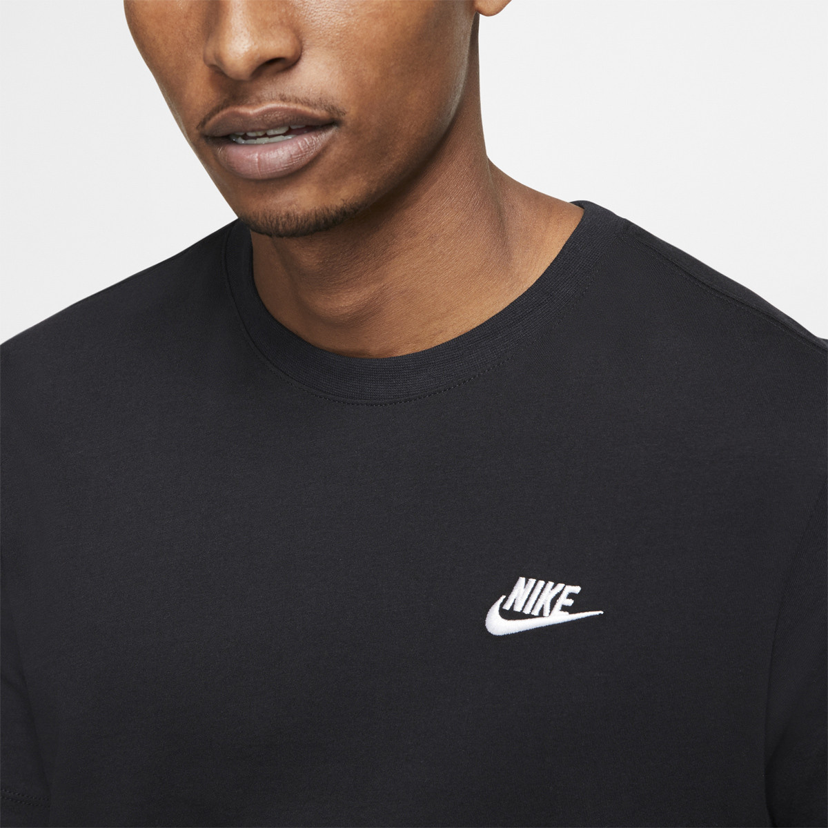 Nike uomo abbigliamento on sale